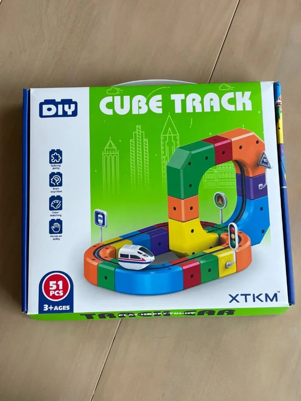 Entire Closet $5! XTKM Rail Cube Track Extra Parts